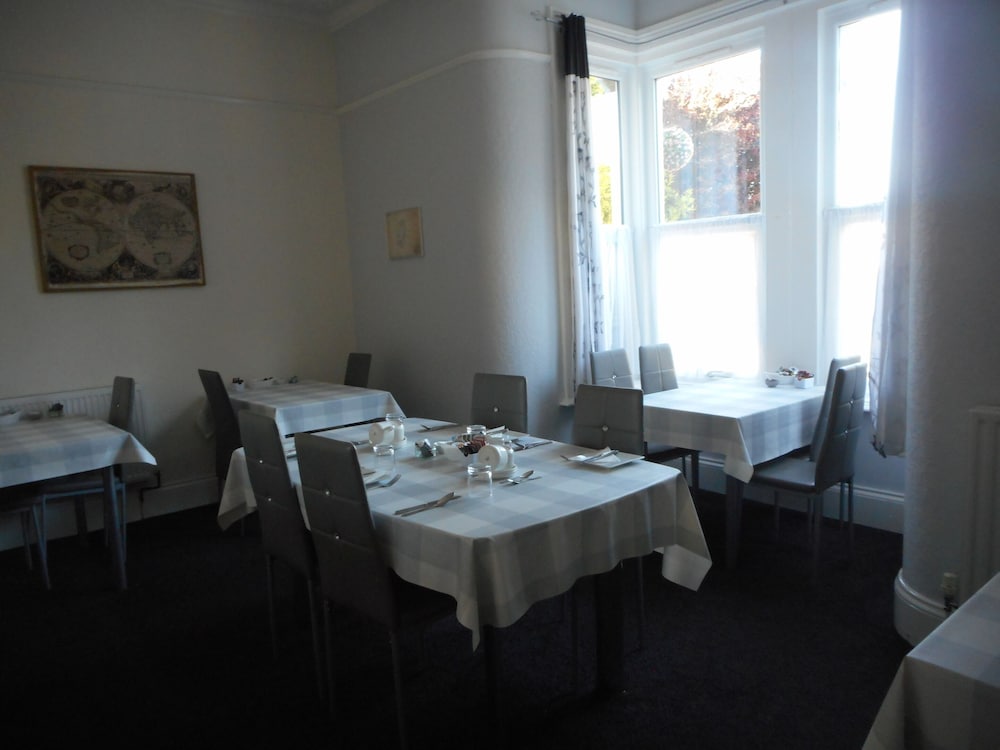 George Hotel B B 38/46