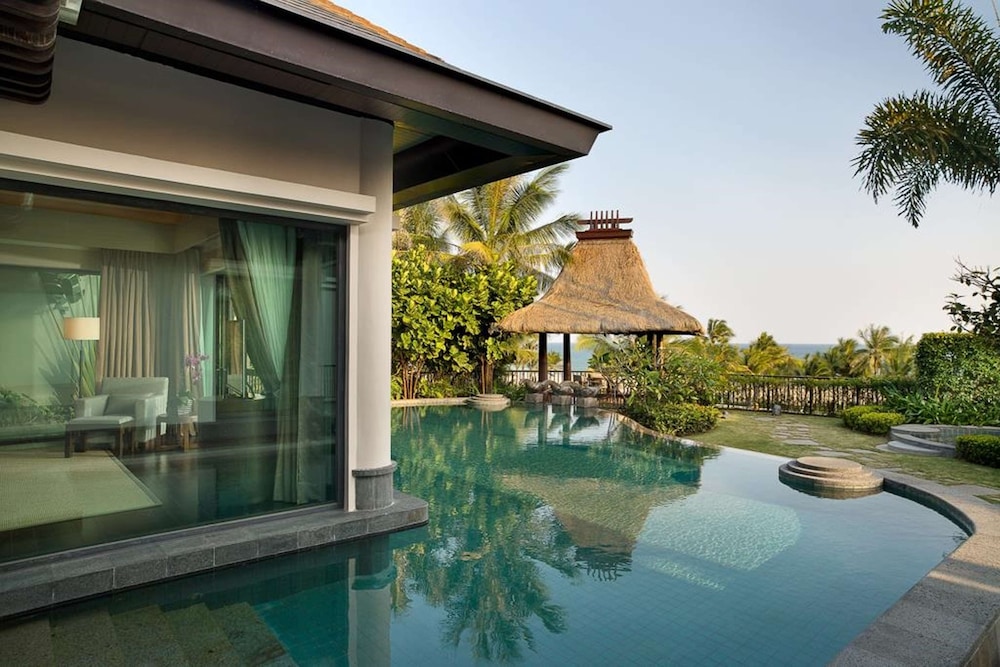 Raffles Hainan 6/71
