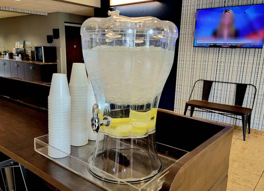 Microtel Inn Council Bluffs 21/50