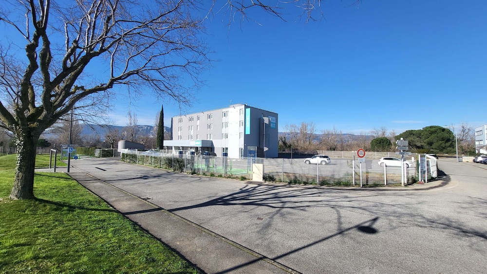 Kyriad Direct Valence Nord Bourg Les Valence 53/63