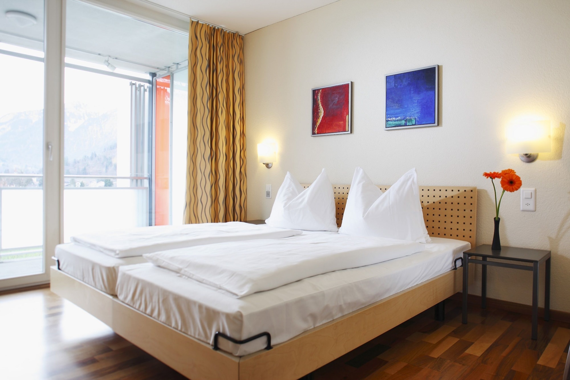 2 BEDROOMS, PREMIUM, APARTMENT, MOUNTAIN VIEW, BALCONY