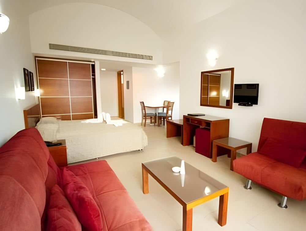 Maricas Boutique Hotel 49/65