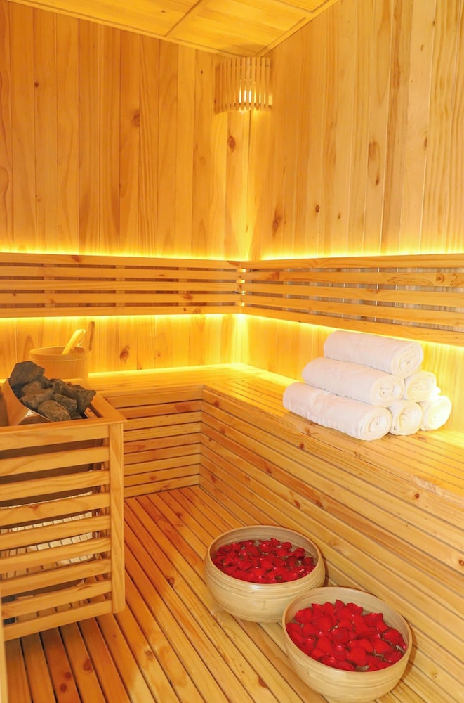 Golden Lotus Luxury Hotel Da Nang 20/50