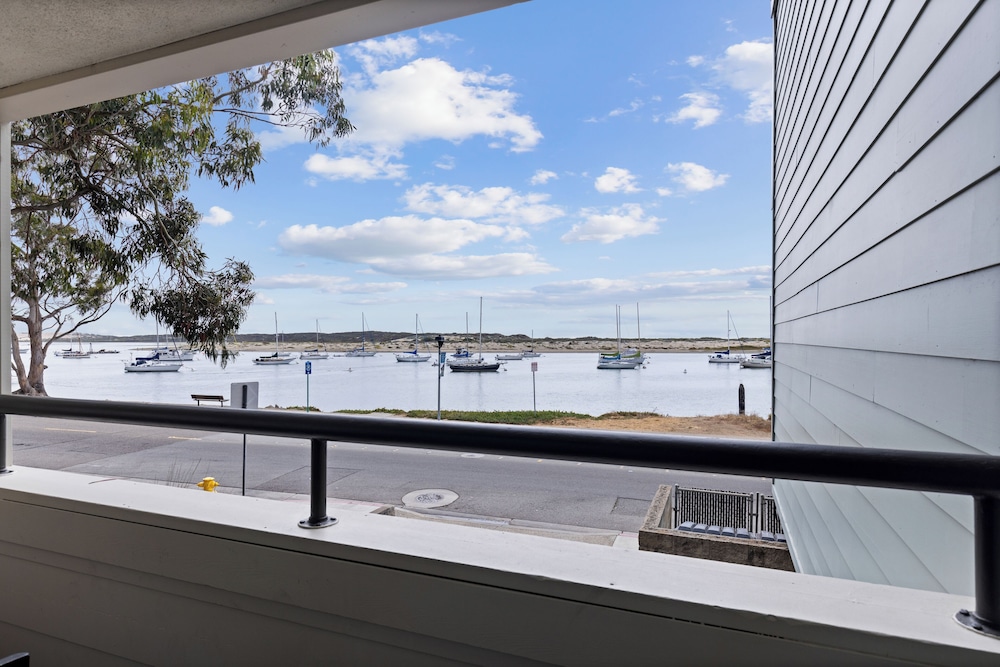 456 Embarcadero Inn Suites in MORRO BAY - CA