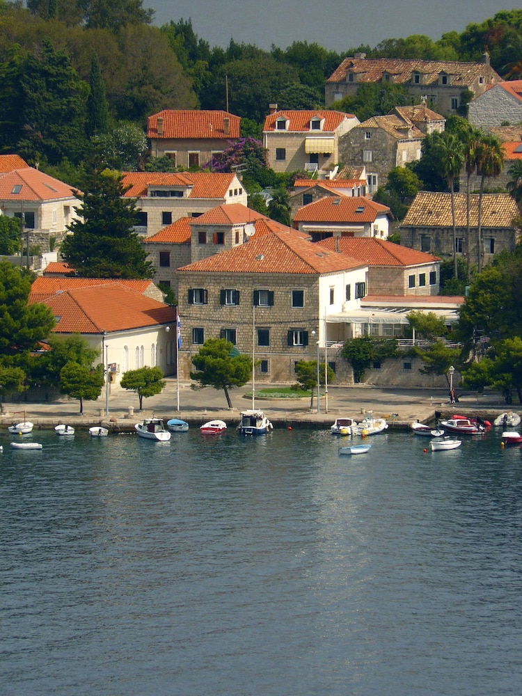 Hotel Supetar 62/71