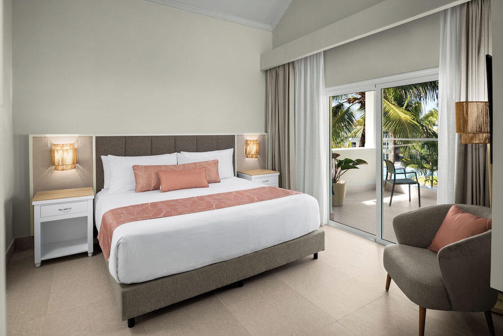 Wyndham Alltra Punta Cana All-Inclusive Resort Hotel 12/50