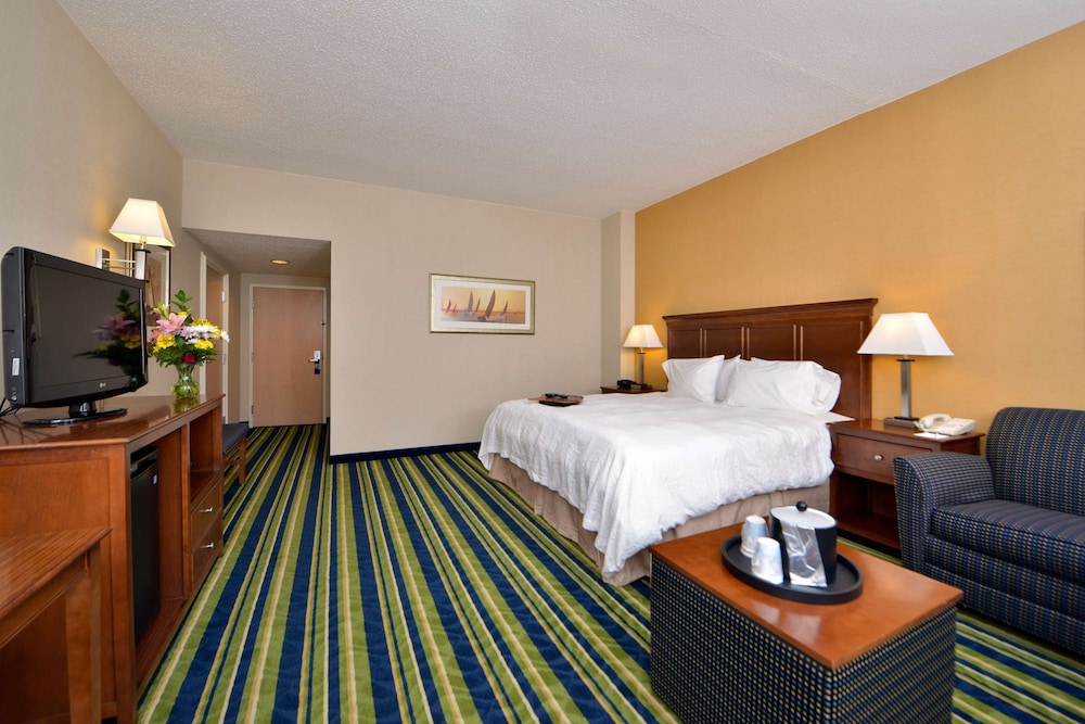 Hampton Inn Salisbury, MD 13/40