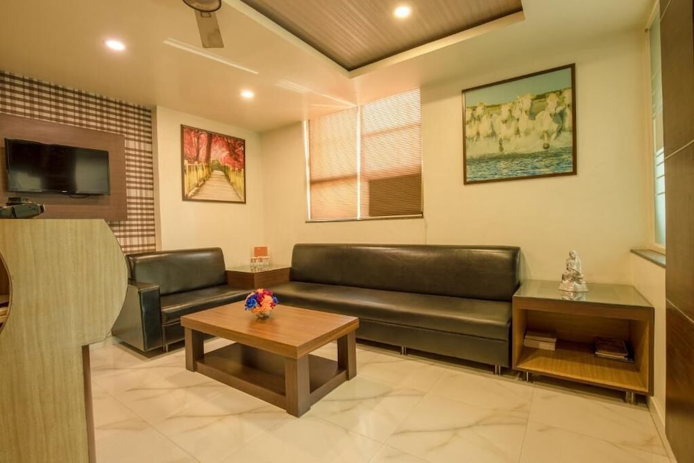 Elite Suites Mint Gomti Nagar 33/50