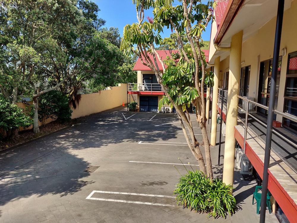 RAYLAND EPSOM MOTEL 28/36