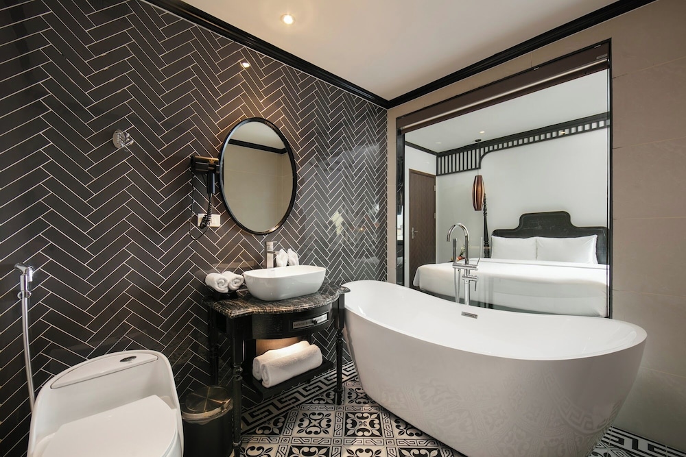 Hanoi Le Chateau Hotel & Spa 45/50