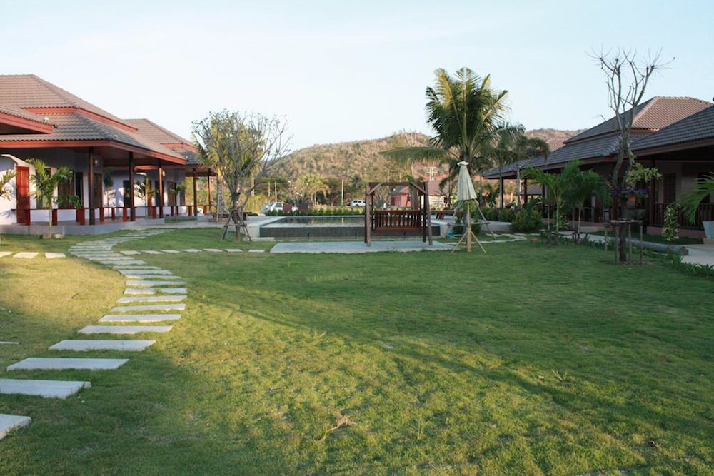 Waterside Resort 61/70