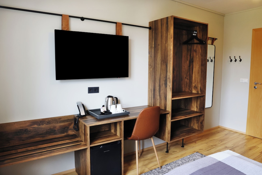 Fosshotel Hellnar 55/64