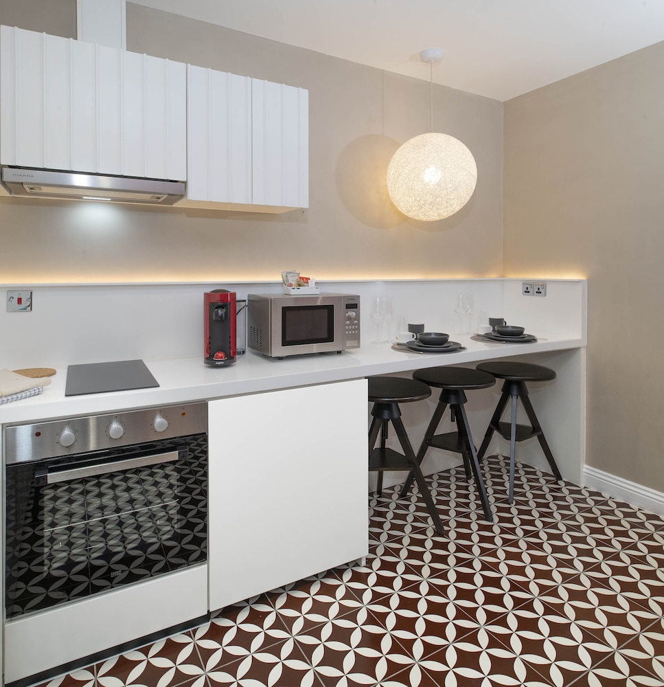 Trueman Court Luxury Serviced Apartments 9/55