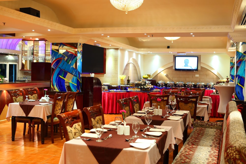restaurant cafeteria