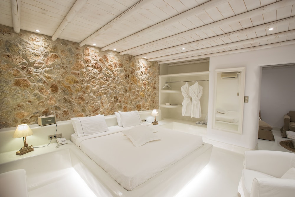 Paros Palace 16/76