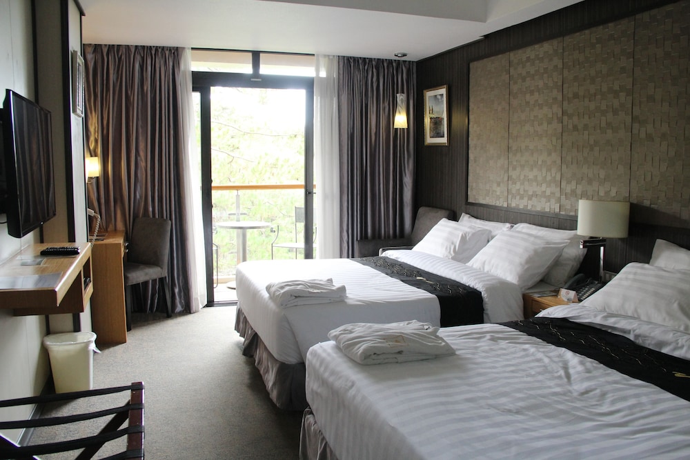 Le Monet Hotel 12/52