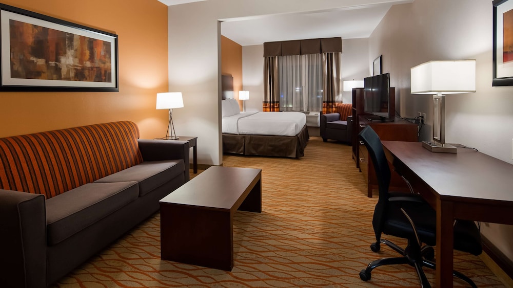 City Express by Marriott Spring 37/48
