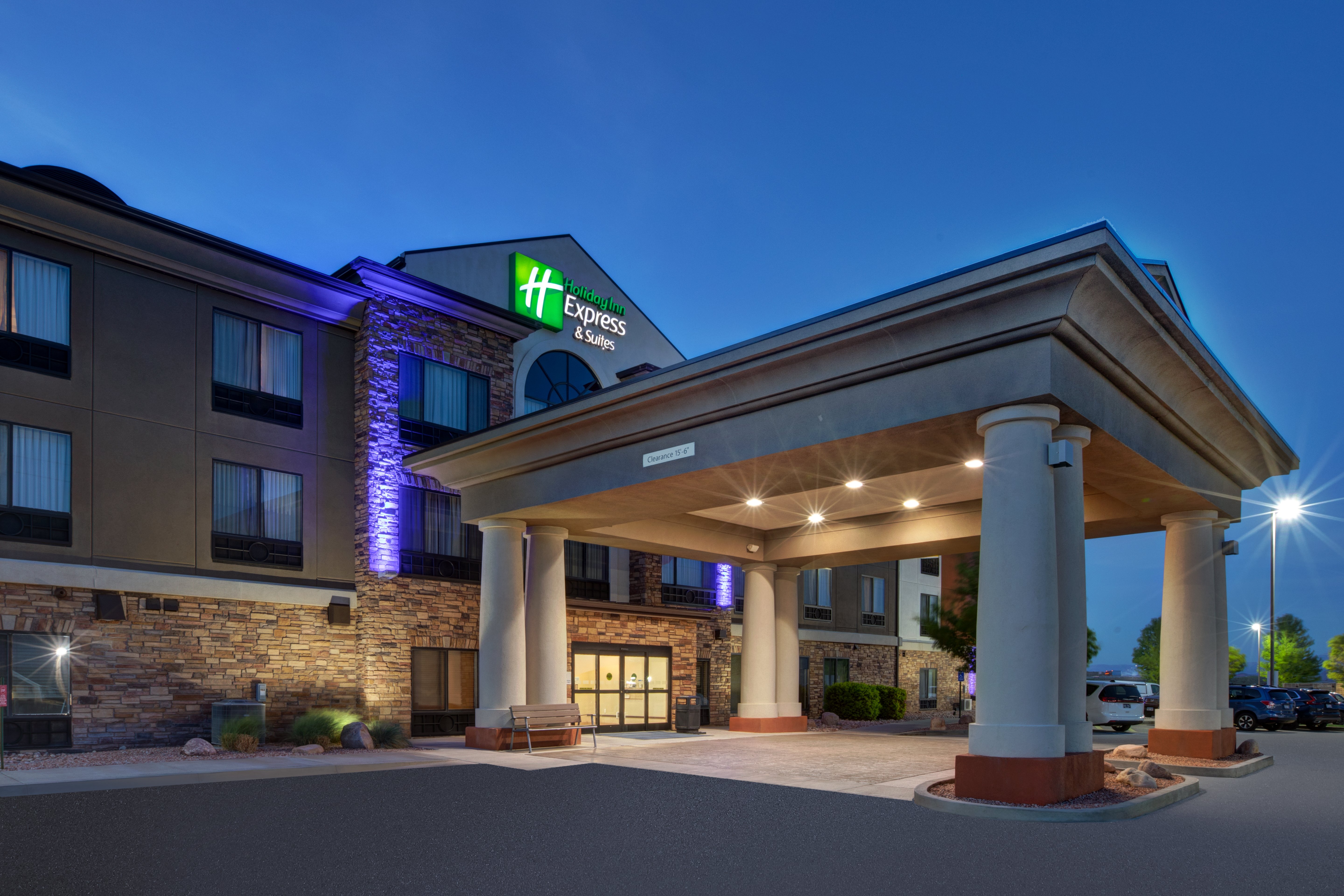 Holiday Inn Express Hotel Suites Richfield 7/62