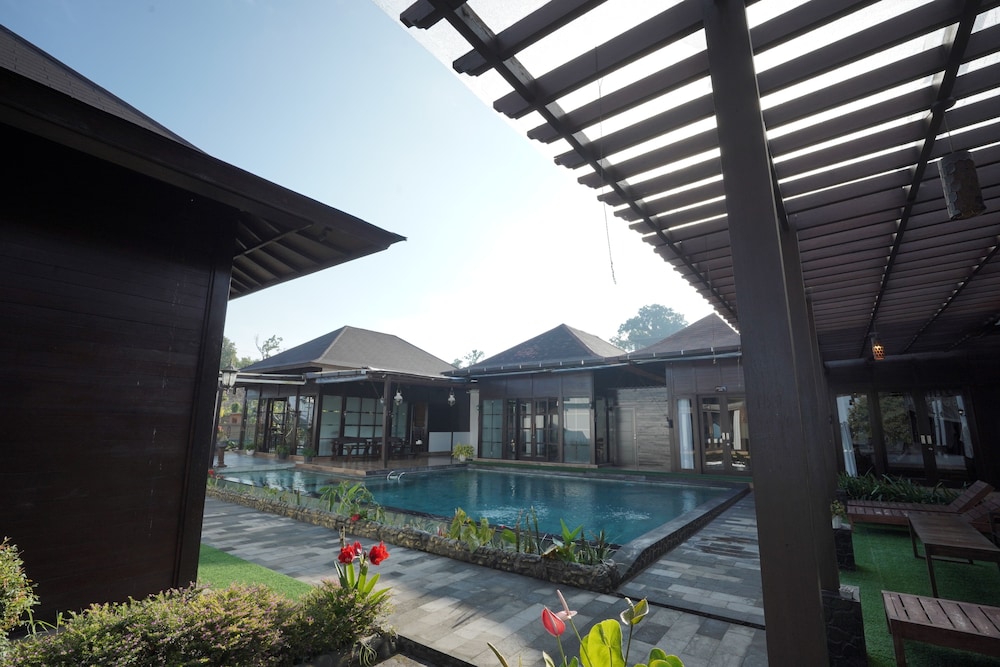 Shankara Munduk Bali 7/47