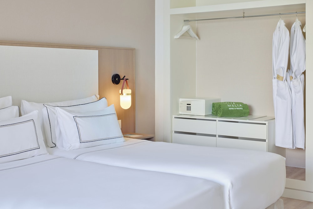 The Level, King Bed, Sea Front