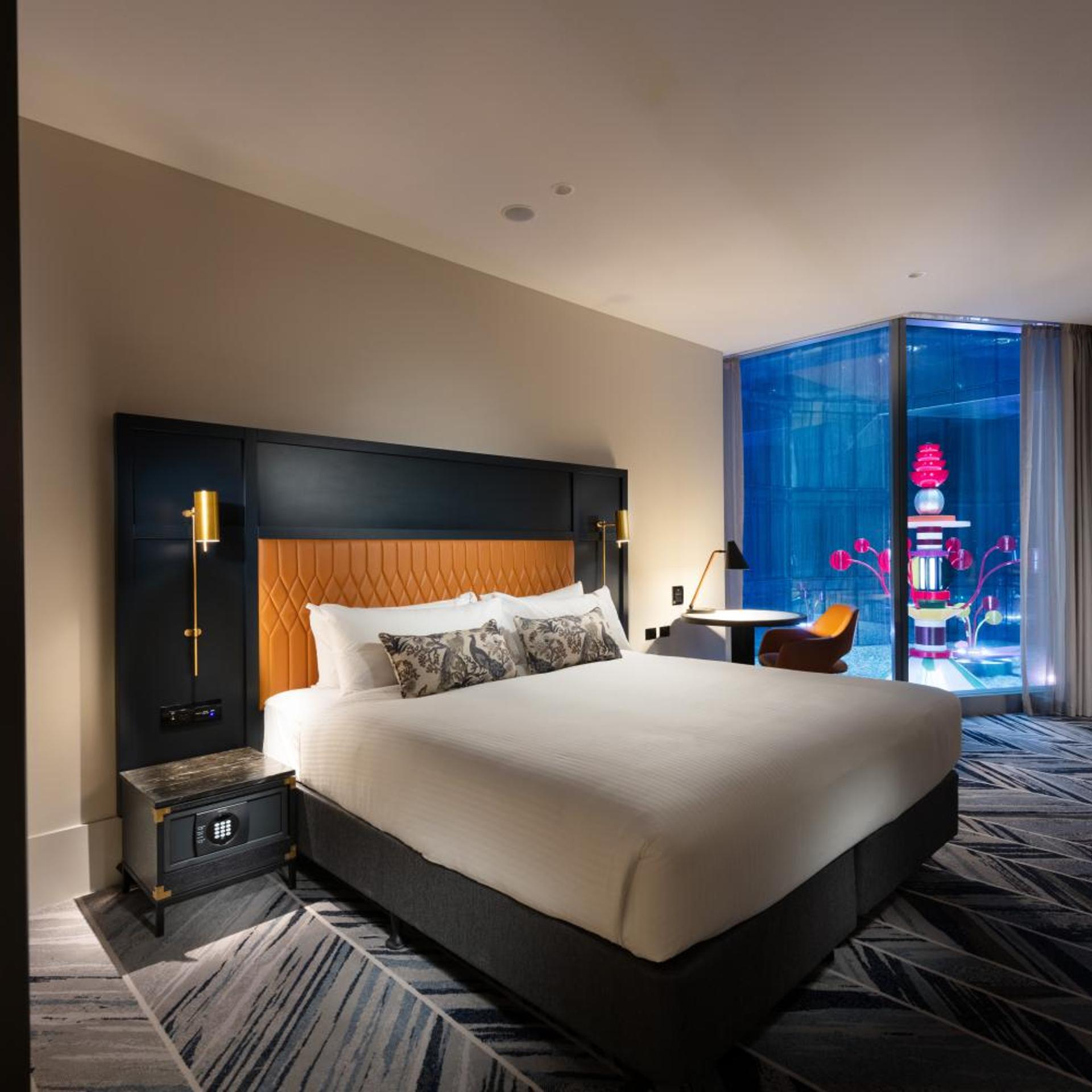 Junior Suite, King Bed, Executive Lounge Access