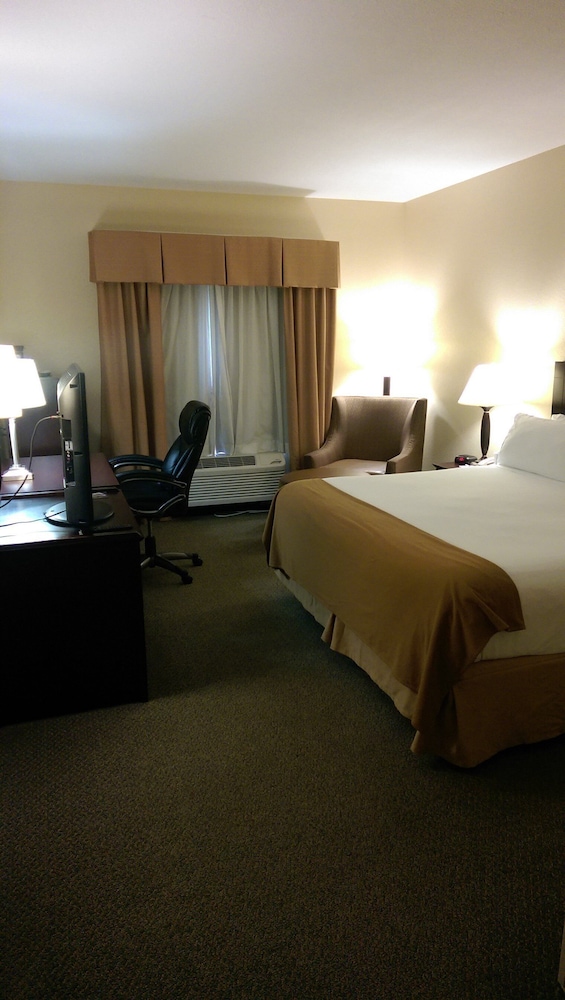 HOLIDAY INN EXPRESS HOTEL SUITES ATHENS 16/61