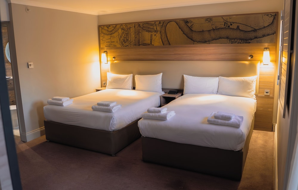 ROOM, SINGLE, TWIN BEDS