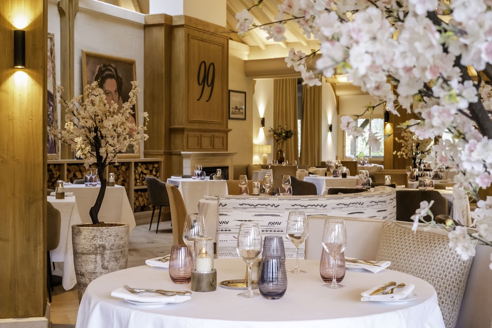 restaurant cafeteria