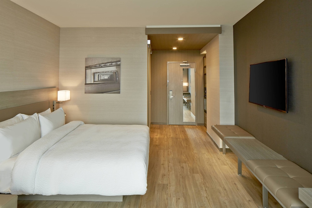 Room, King Bed, River View, Sofa