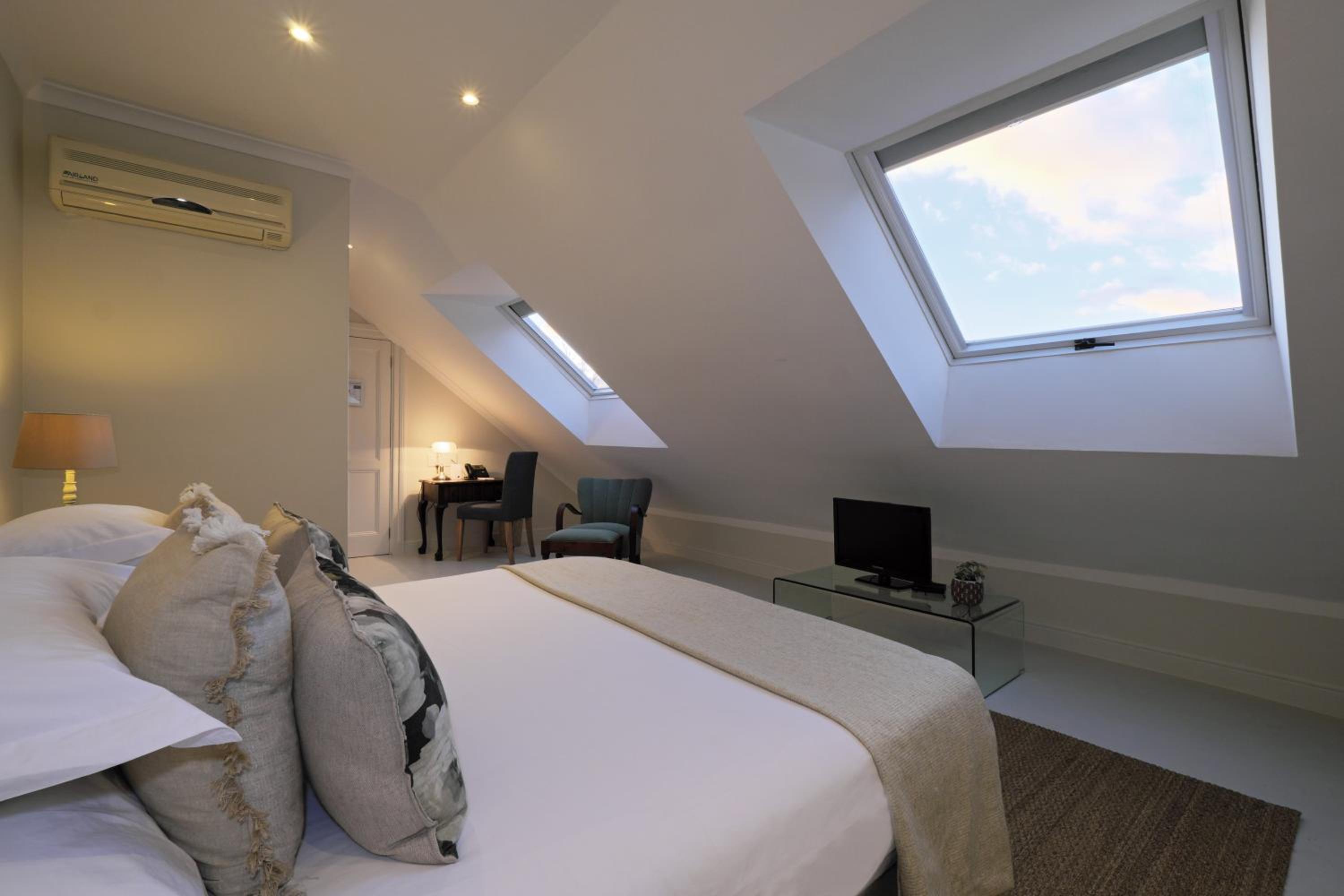 STANDARD, DOUBLE BED
