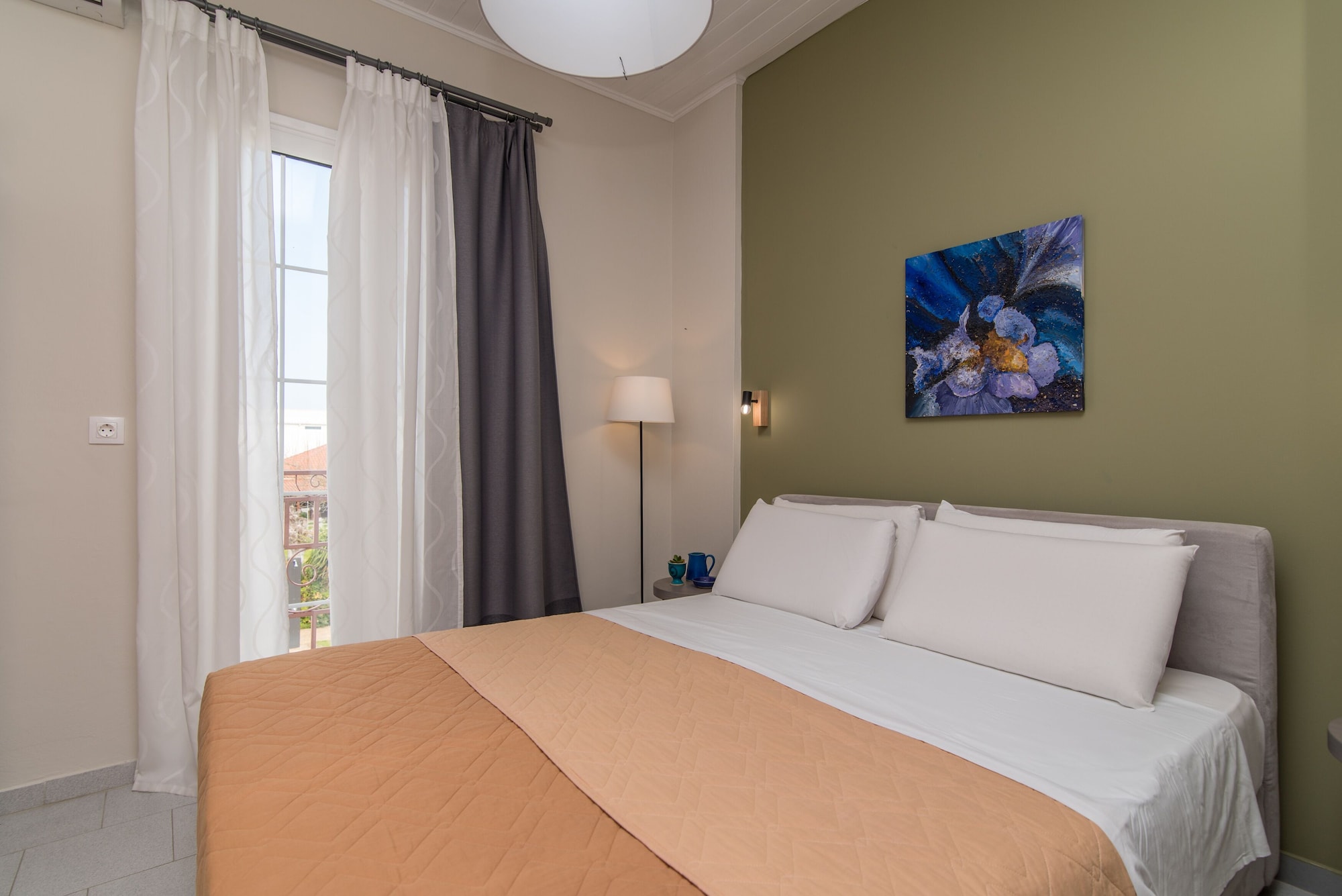SUPERIOR, APARTMENT, PARTIAL SEA VIEW