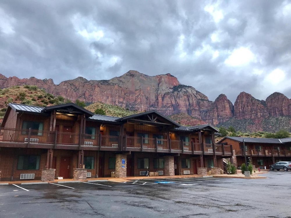 Zion Canyon Lodge 3/54