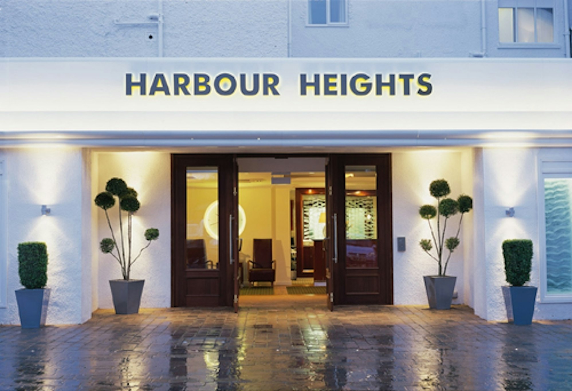 Harbour Heights Hotel 2/50