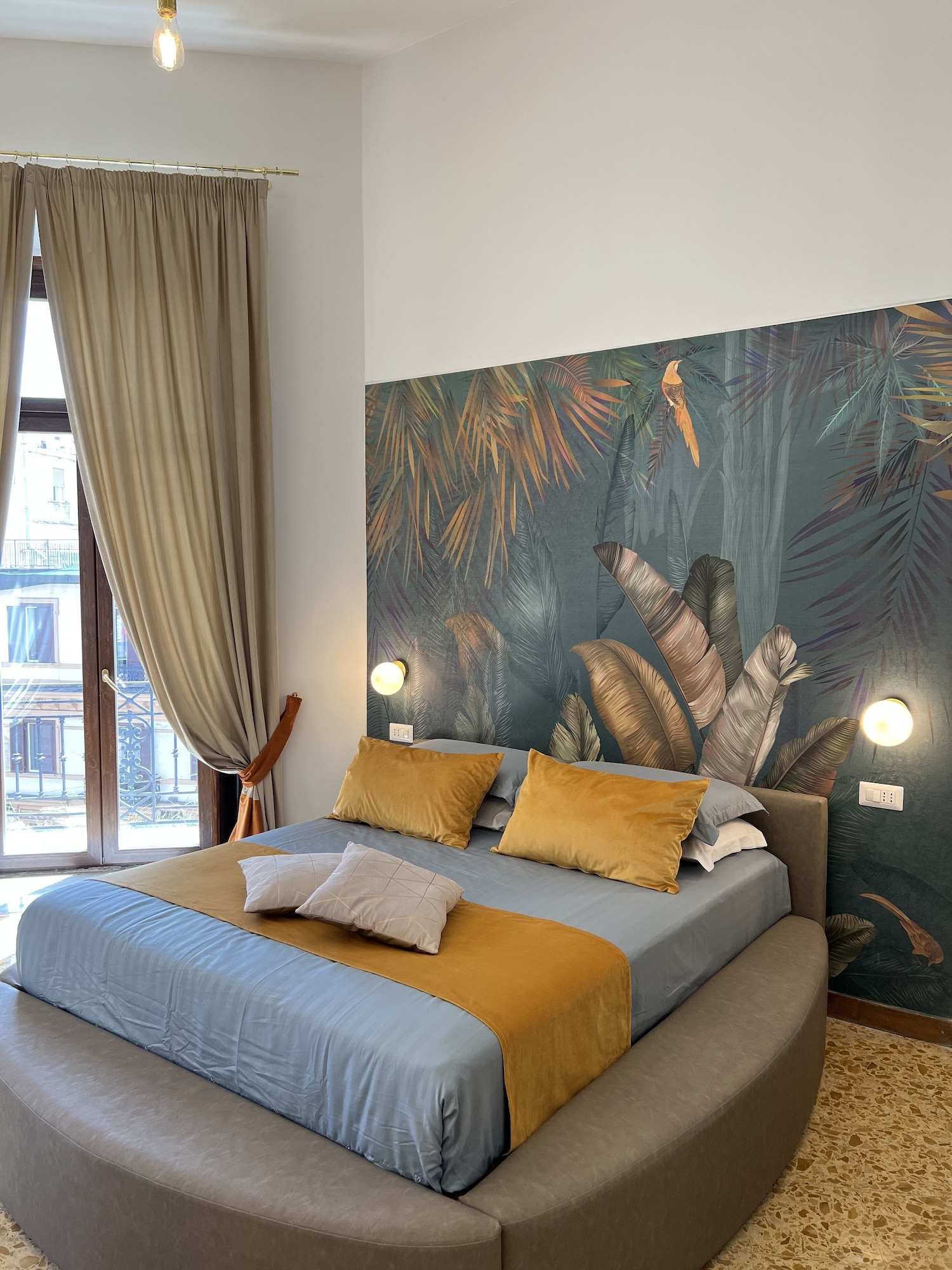 Luxury, Suite, Queen and Twin Beds, Balcony