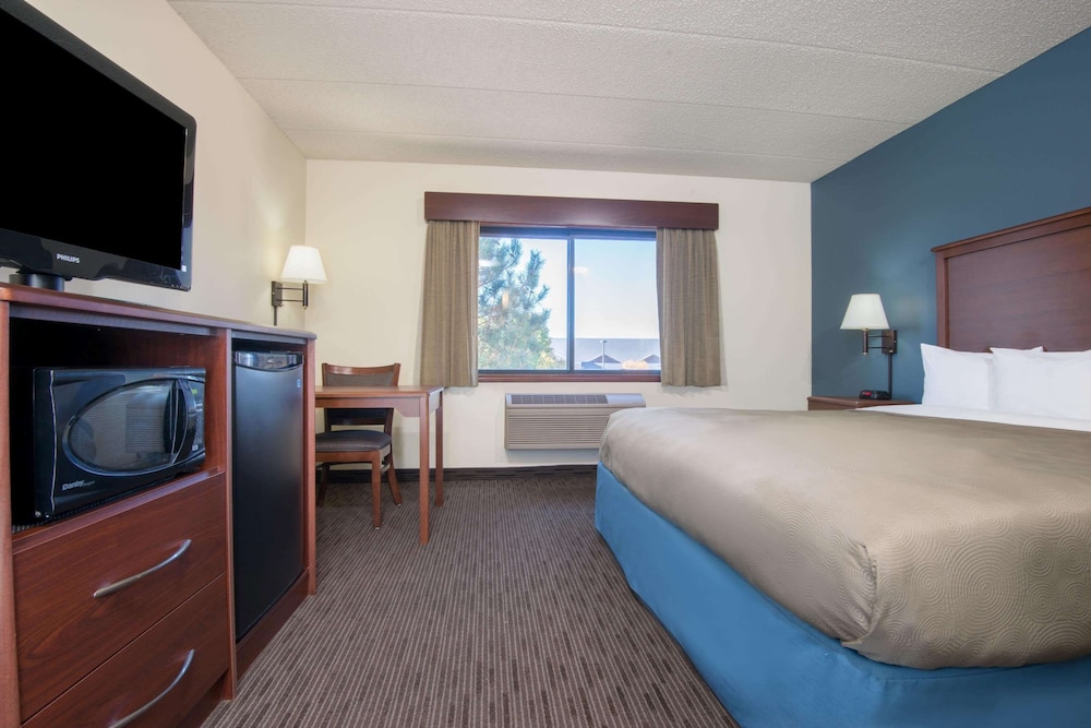 AmericInn by Wyndham Windsor Ft. Collins 9/62