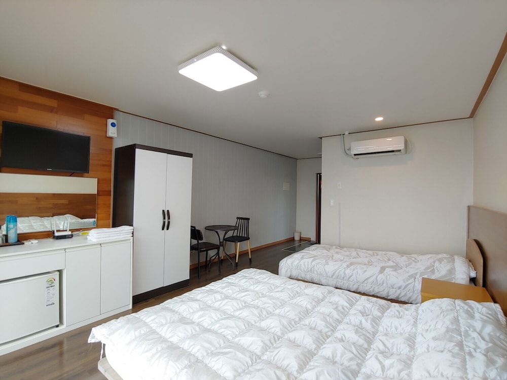 Jeju Hill Hotel 12/25