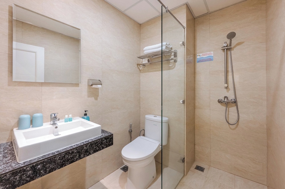 Grand Thamrin Hotel 32/35