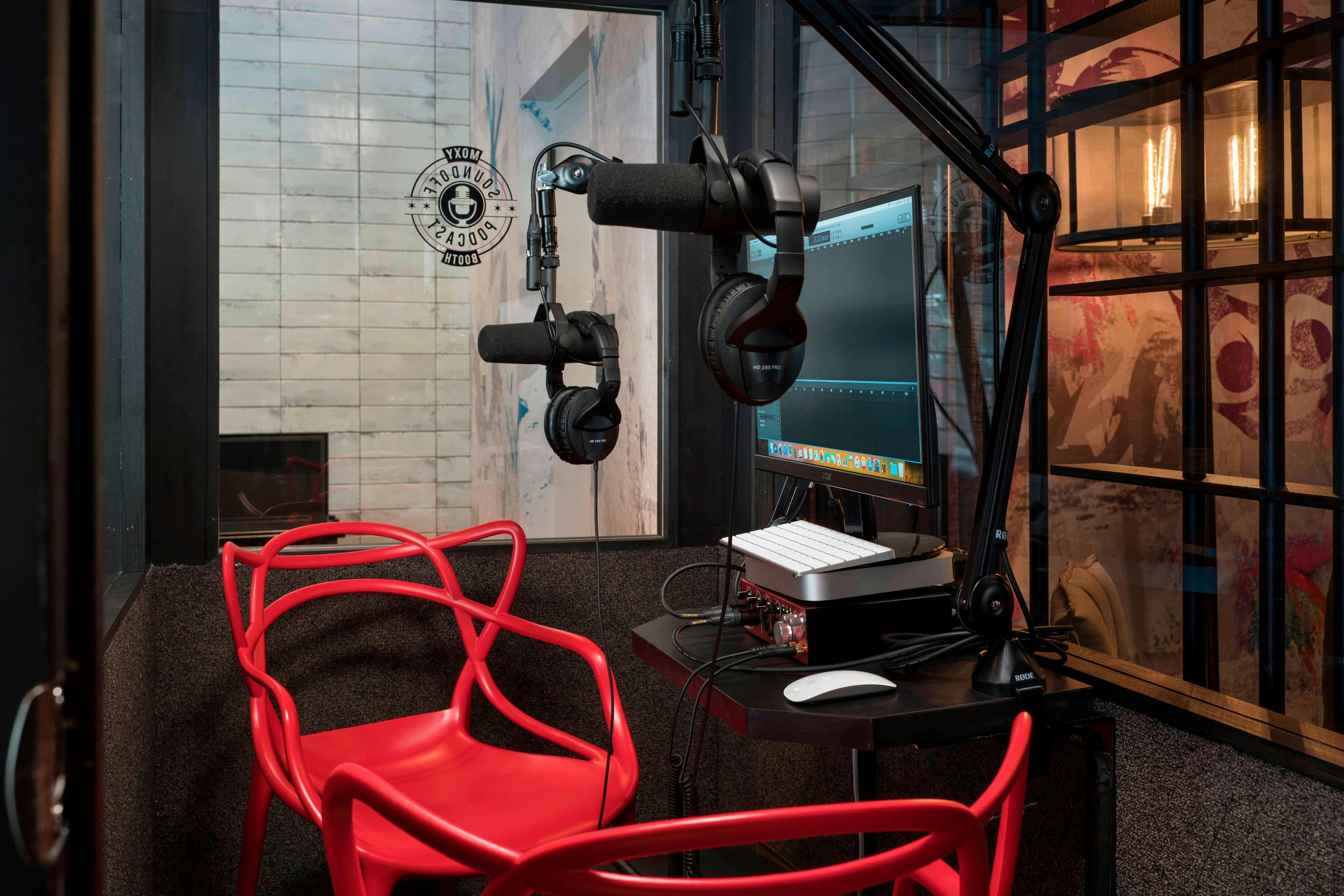 MOXY CHICAGO DOWNTOWN 24/30