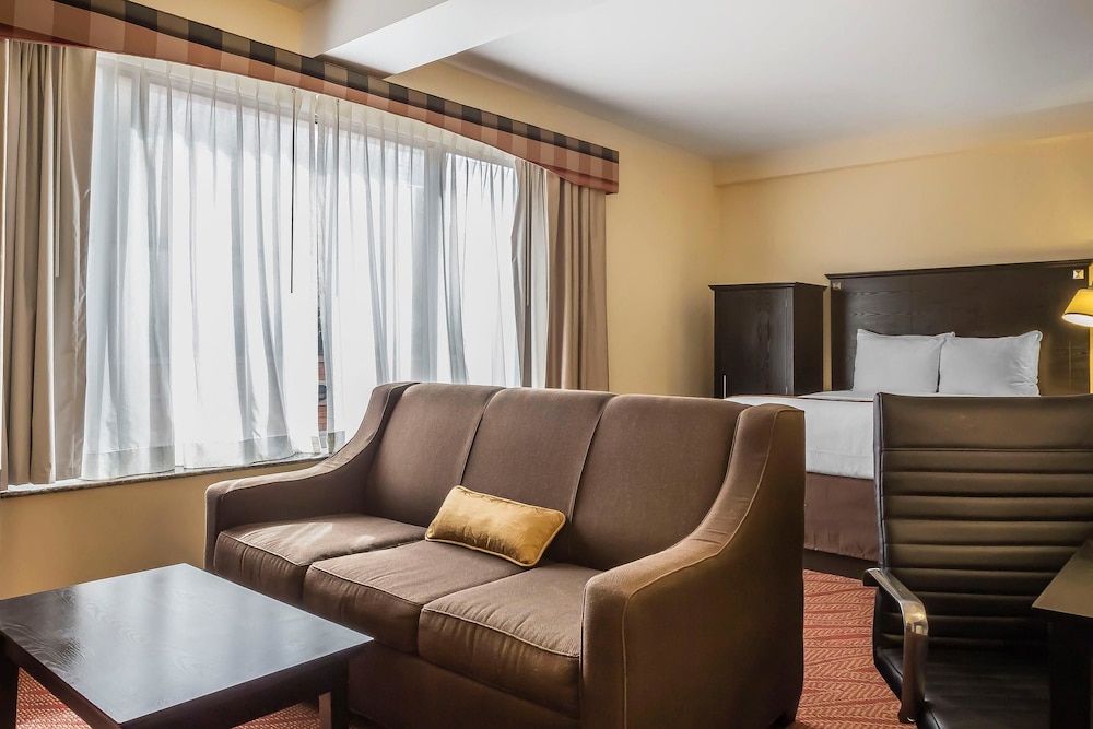 Comfort Inn & Suites LaGuardia Airport 43/64