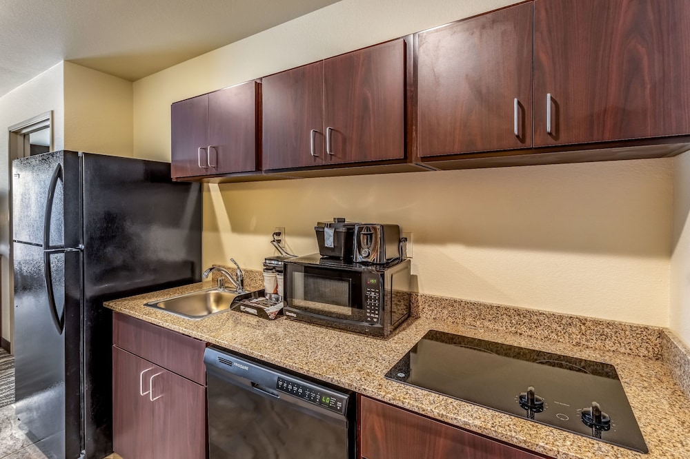 Cobblestone Inn & Suites - Fairfield Bay 40/42