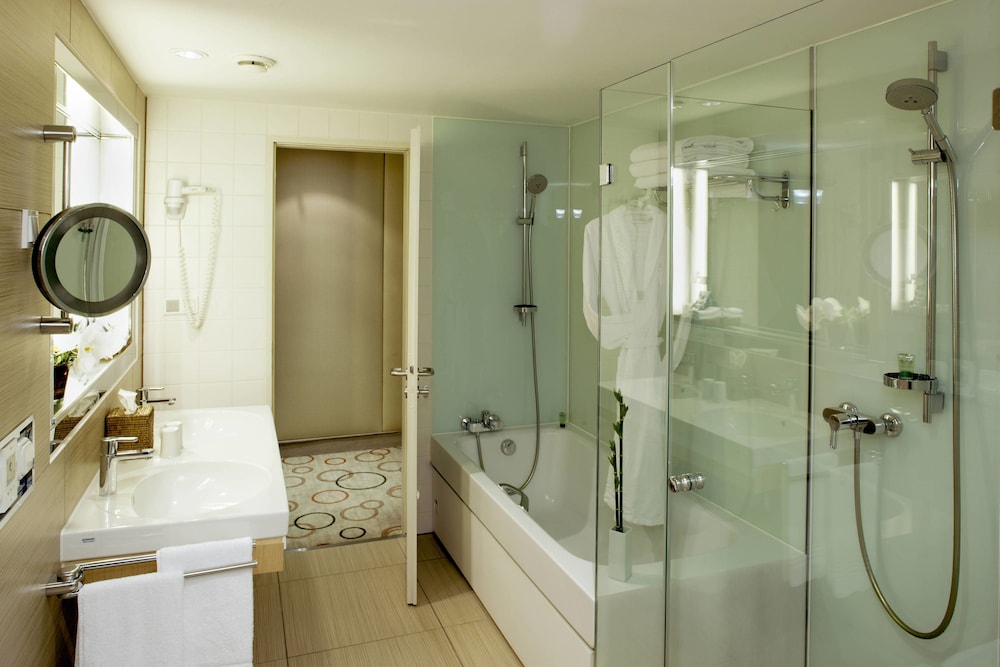 SHERATON BERLIN GRAND HOTEL ESPLANADE 13/39