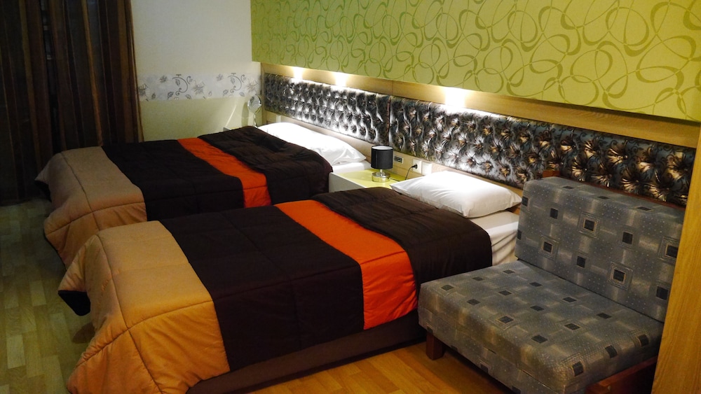 Captains Beach Boutique Apartments 12/27