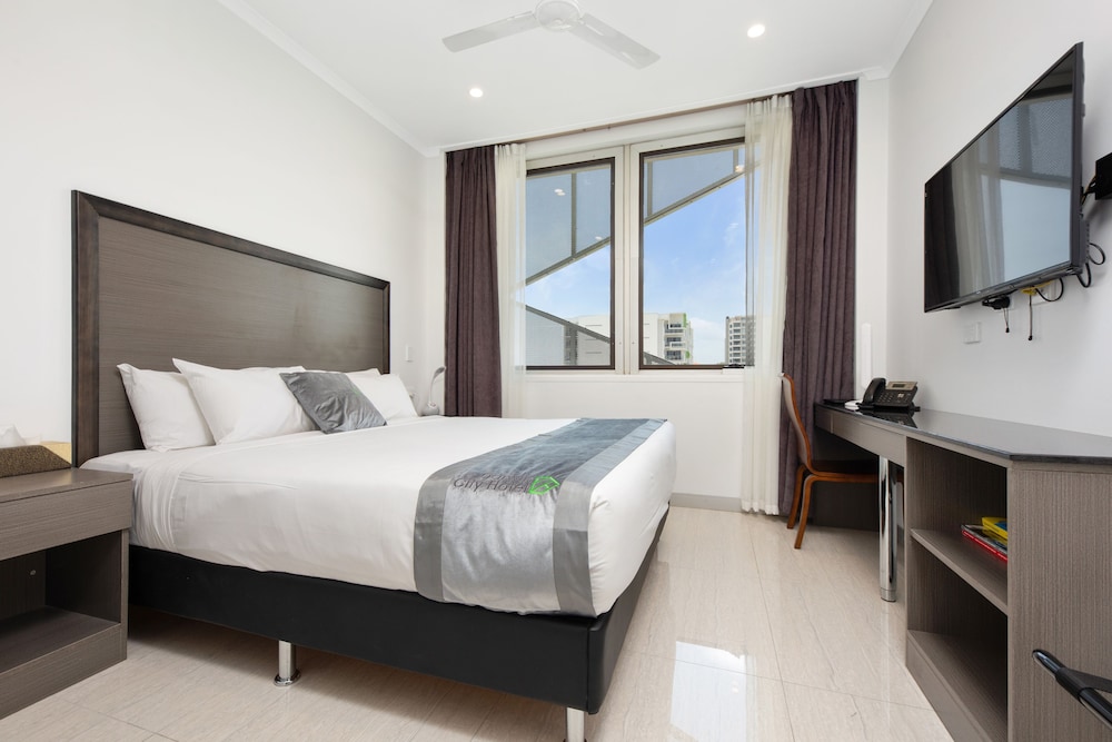 ROOM, KING BED