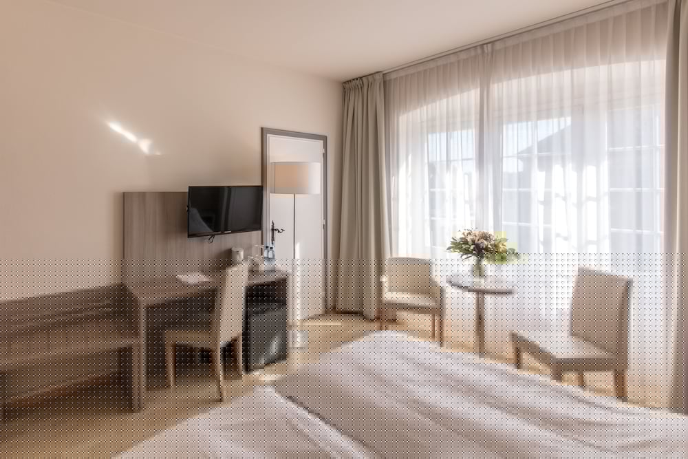 Hotel De La Rose 18/36