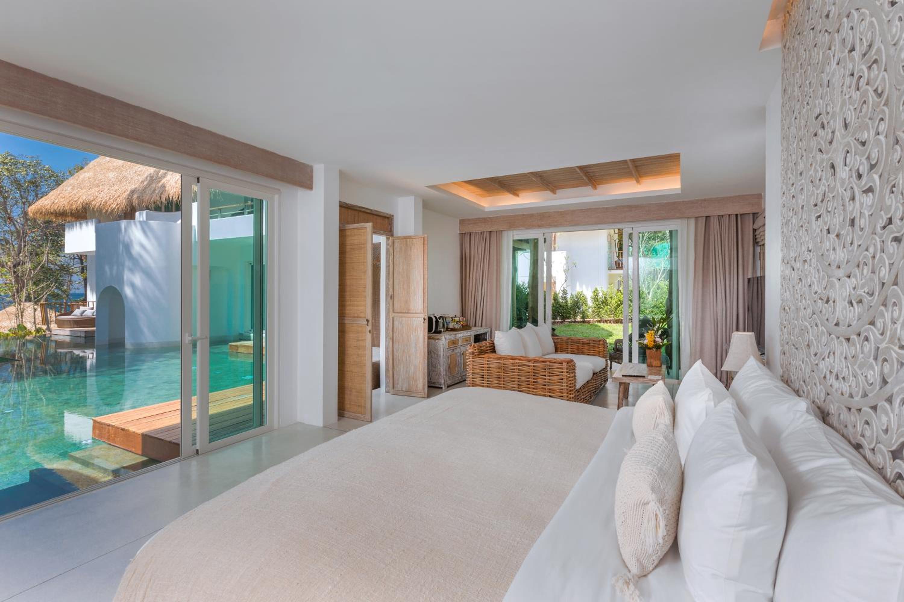 Suite, Pool Access