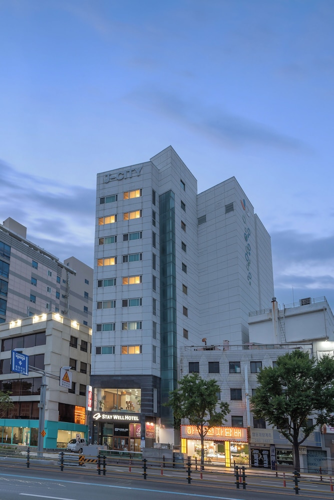 Staywell Hotel 2/50