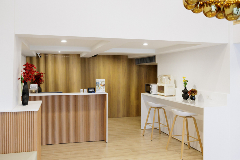 Takka Hotel - Bearing 6/11