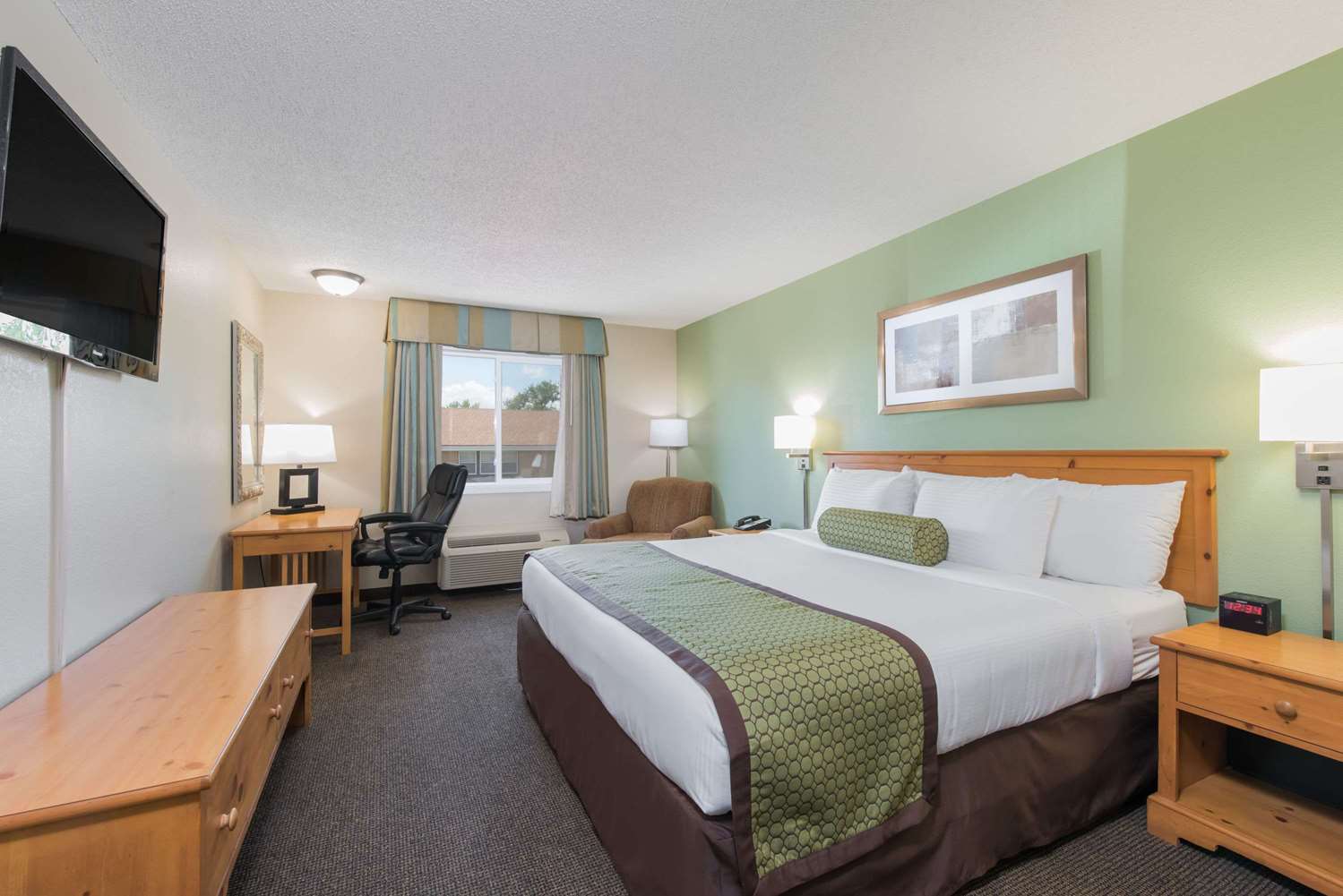 Baymont By Wyndham Pierre 6/17