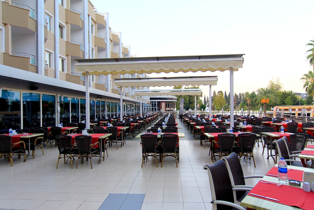 Rox Royal Hotel 56/67