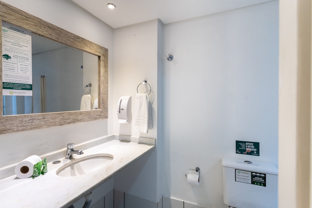 Eko Residence Hotel 66/69
